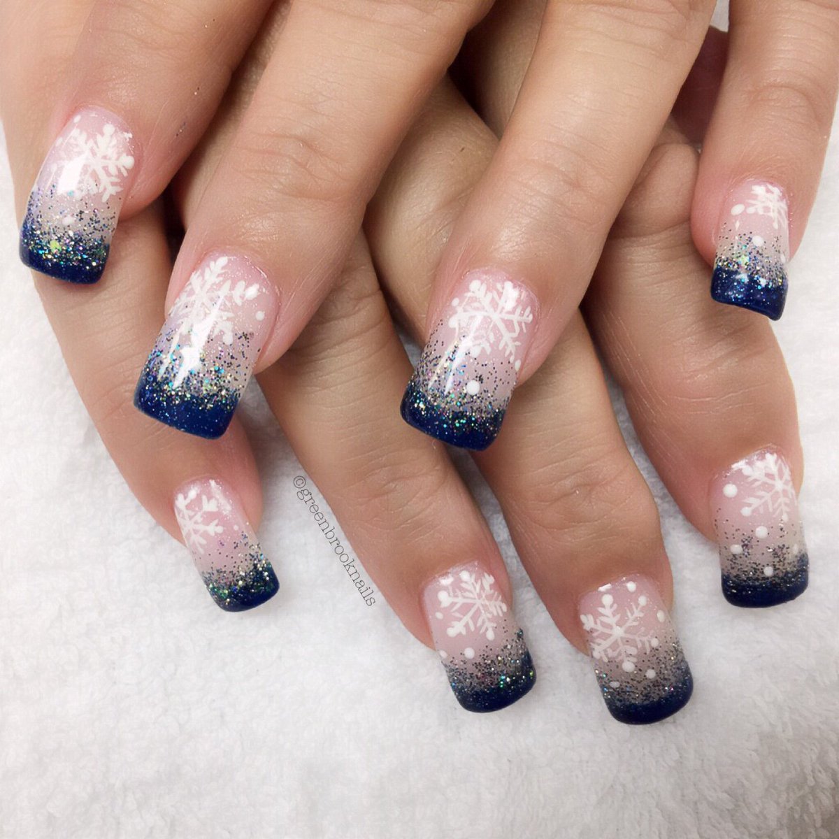 Throwback to these fun winter snowflake nails! ❄️ #winternails #nailsart #snowflakenails #nailsdesign