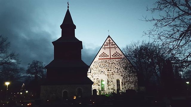 ellitoney's tweet photo. Hyvää itsenäisyyspäivää ❤️🇫🇮
°
°
°
#inkoo #finland #kirkko 15th century #church #itsenäisyyspäivää  #suomi #igscandinavia #discoverfinland #finnishmoments #ig_finland #ourfinland #koesuomi #suomi101 #independenceday #medieval https://t.co/KybvpSeyKi https://t.co/JjrAgxxs4W