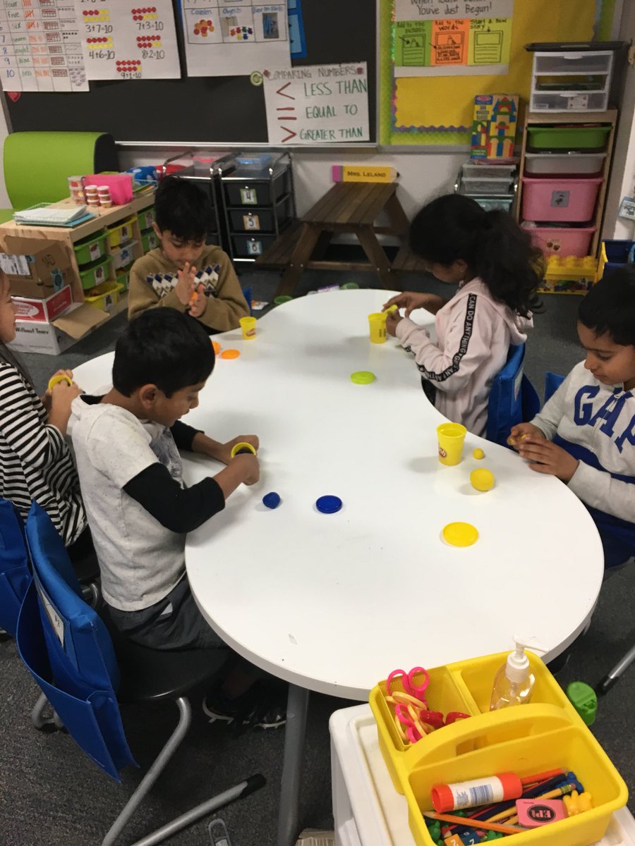 Leland1st's tweet photo. Wishing we had real snow to build snowmen☃️with while working on our how to’s! #DCEtrailblazers @DCEtrailblazers https://t.co/VtKmLT7kCr
