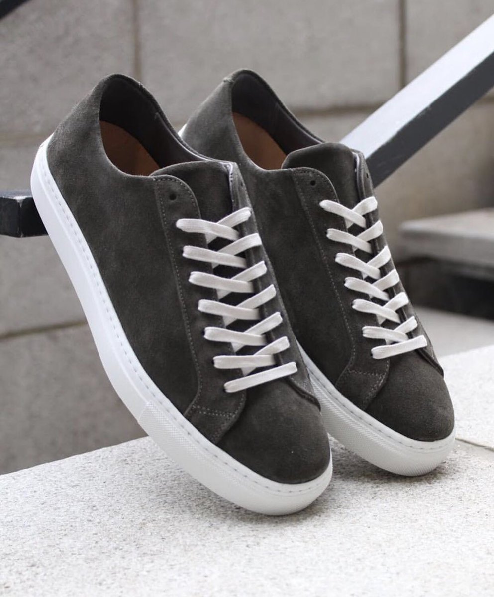 semi formal sneakers