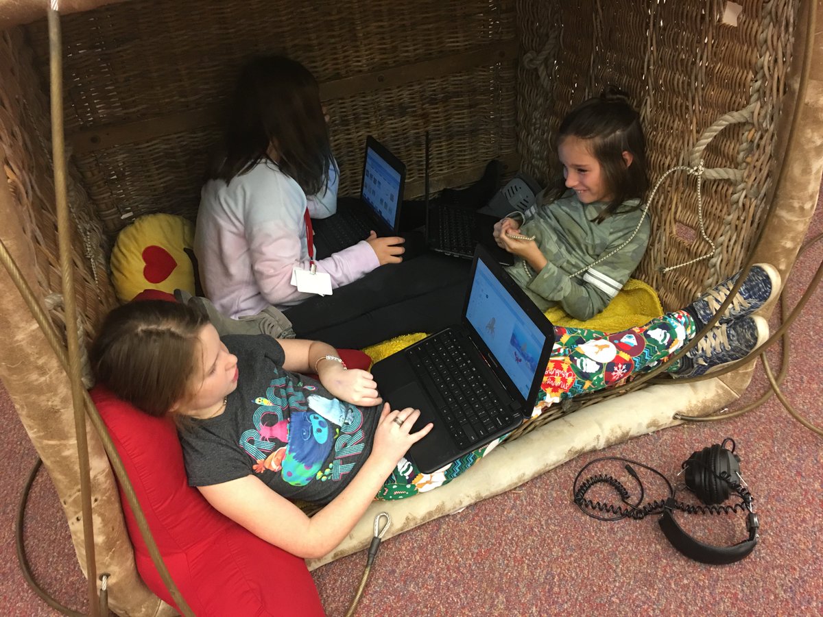 CantonLibraries's tweet image. In celebration of Computer Science Education Week, students at CAES are participating in Hour of Code during Library! The creativity on display is astounding! #readytocode #csfirst @GoogleForEdu @alalibrary
