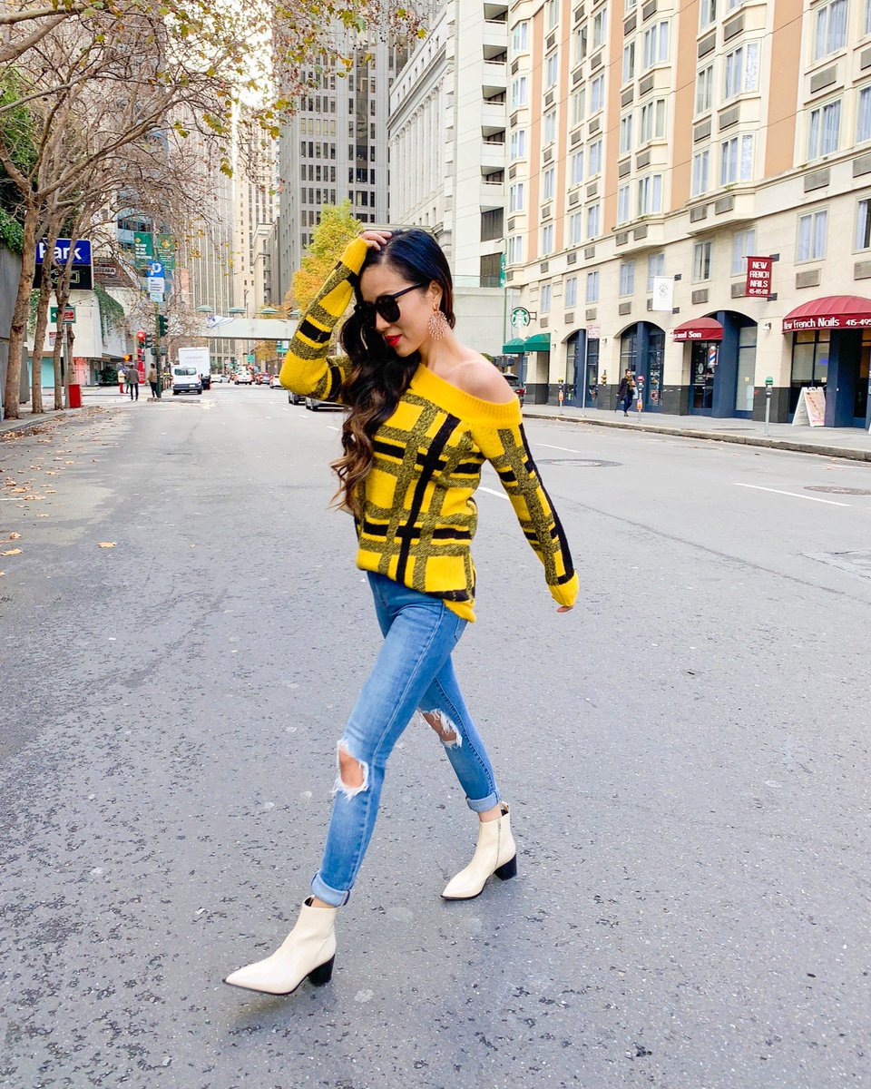 shallwesasa's tweet photo. Plaid sweater: https://t.co/fcpaAthBAV
Jeans: https://t.co/RNiPLMaVYY (25% off); https://t.co/4mAQs2oWYO
Earrings: https://t.co/YCTwenL0I3; https://t.co/Tnv2p8jflb
Booties: https://t.co/3xlxQuq7wR; https://t.co/SFd7YxYnK4
Sunglasses: https://t.co/ceBXsoIEYF #ootd #ootn #wiw https://t.co/W55ZbNfTtk