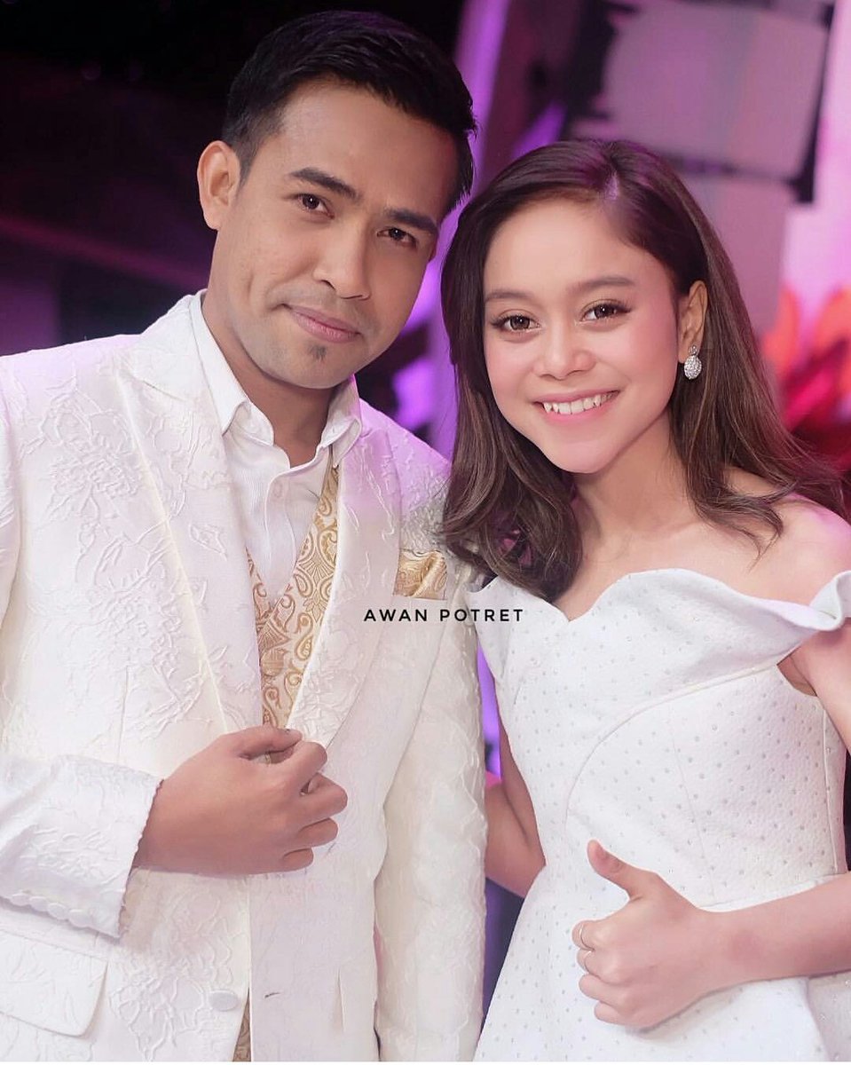 Suka banget lihat senyum tulus mereka...terimakasih <a href="/FildanDa41/">Fildan Da4</a> dan dd <a href="/Lesti_Jenong_DA/">Lestykejora</a> telah berhasil buat kita baperrr halu dan mewek,sukses selalu buat karir kalian berdua 😍😘😘