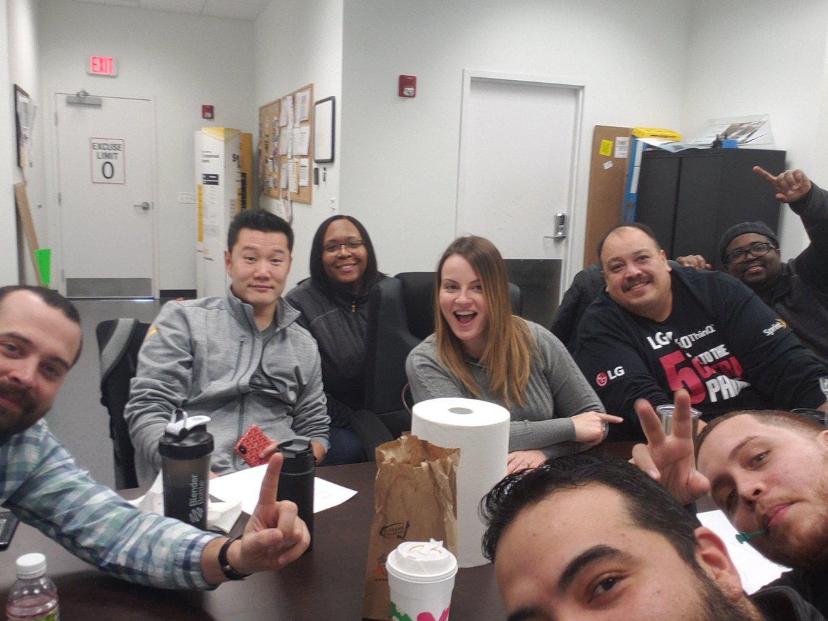 SprintNapTown's tweet photo. Strategizing on how we will continue to lead ILWI Sprint Drive sales. @w_t_denk @dariendog @NorthlakeThe @bolingbrookbal1 @westwheaton @LangerSprint https://t.co/AgcufhwLRL