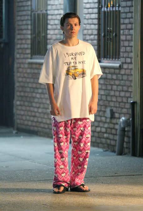 destcry's tweet image. ·.·.·.·. there's bravery in being soft 
·.·.·.·. Your average friendly neighborhood hero. 
·.·.·.·. please rt to spread the word
·.·.·.·. dm if you want, don't be shy !