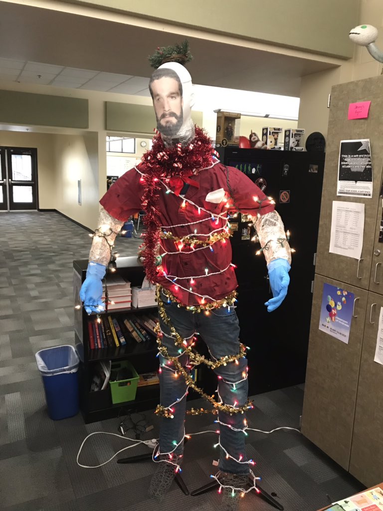 guyvenegasjr's tweet image. Merry Christmas from out AP Lit class to yours! @thecampaignbook