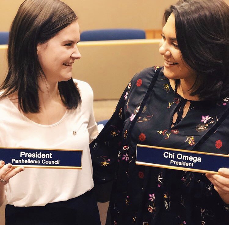 QU_ChiOmega's tweet image. Chi Omega builds leaders. Our chapter is honored to have many women who lead outside our fraternity as well as inside. We're so proud!❤️💛