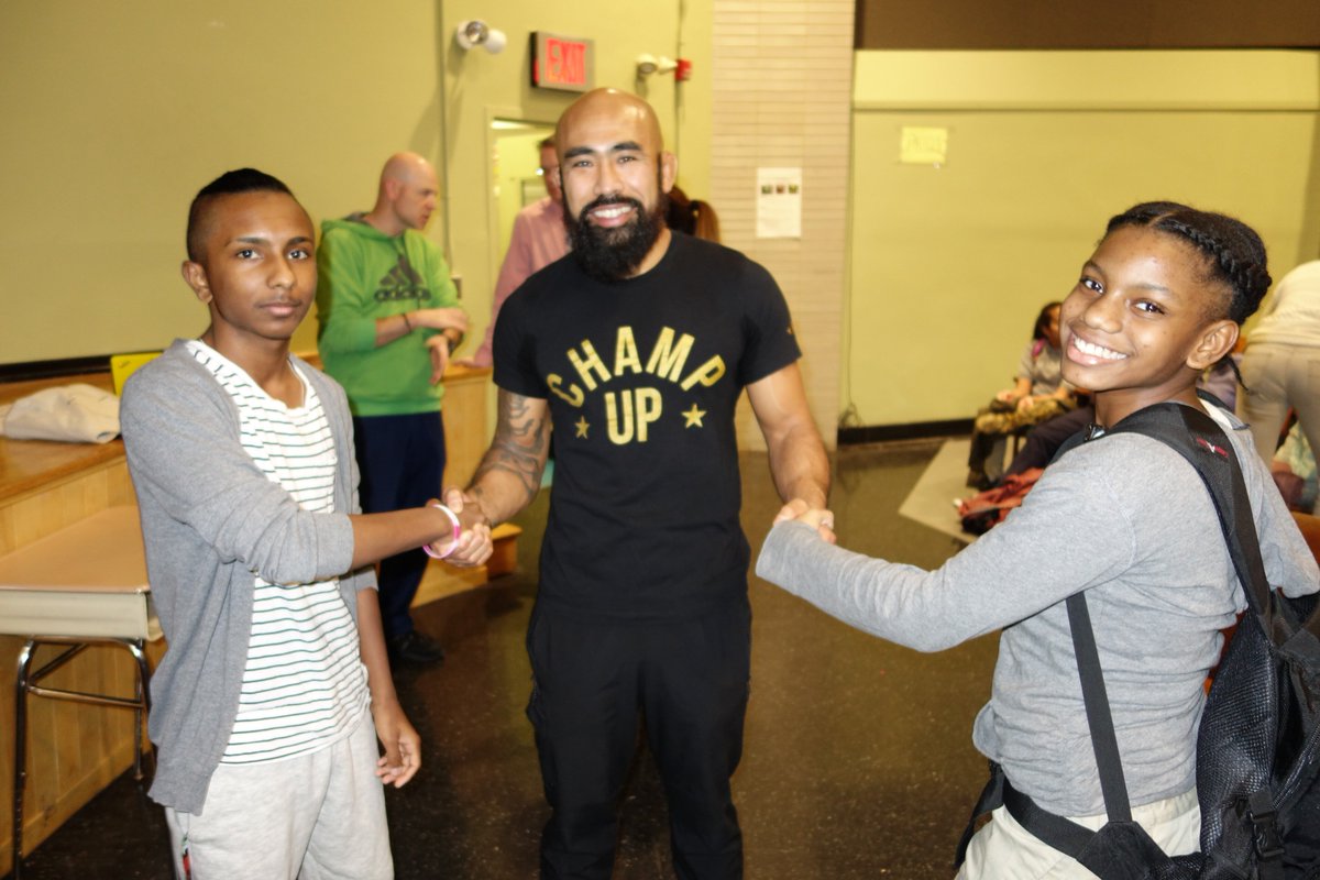 Bayschool1's tweet photo. PS/MS 105 had a very special guest speaker today. Mr. Chris Romulo came to 105 to motivate the future champions! Thank you very much Mr. Romulo, you are a true inspiration for our students to look up to. #champup https://t.co/bmy3EYmMOF