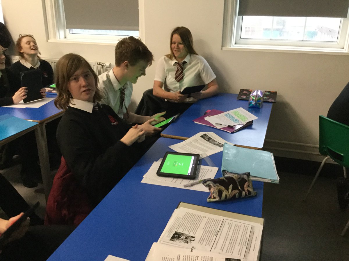 CoedcaeSchool's tweet image. Year 10 Pupils busy using the Kahoot app to revise GCSE History.
#revisiontechniques
#planning
#success
