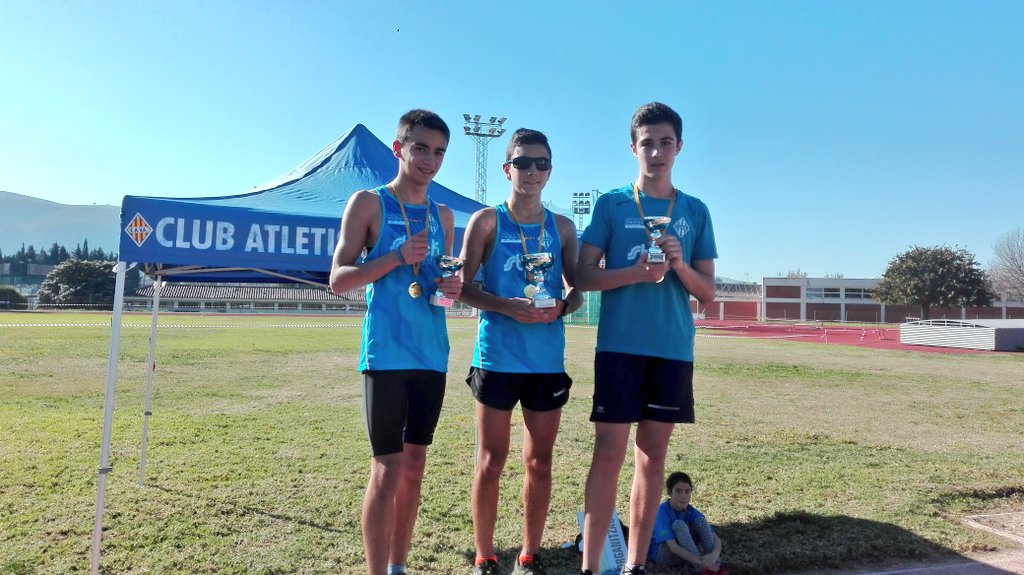 CAVAOntinyent's tweet photo. Gran matí de #campatraves escolar al poliesportiu d'Ontinyent. Fase local de #cross en la que hem tingut un gran organitzatiu i esportiu. @stocklogistic @BorrellMorant @ajOntinyent @tvontinyent @BEsportiu @ElMinuter @PepePlaRos https://t.co/50vzX552MR