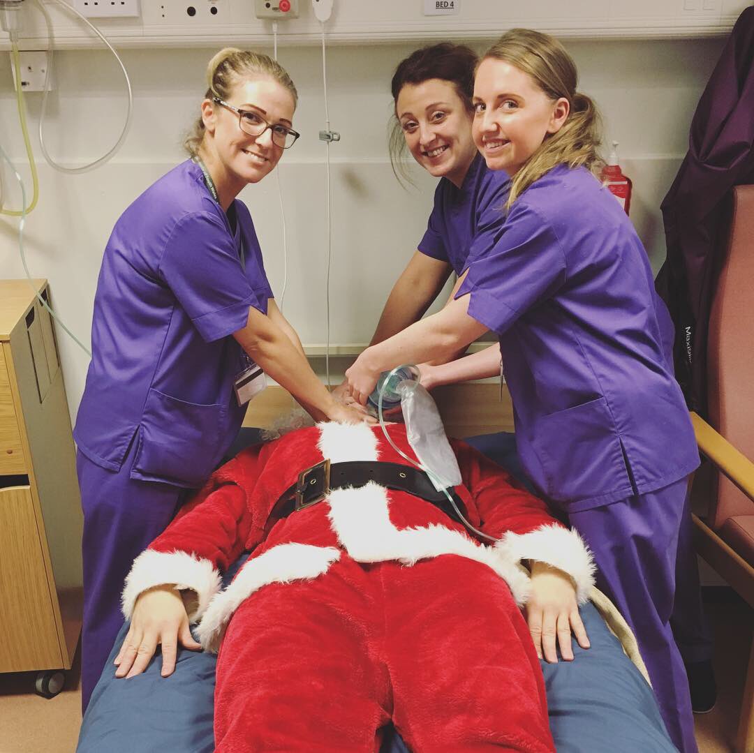UniSouthWales's tweet photo. #USWsanta surprised our nursing students and staff this morning! Merry Christmas! @USWCareSciences 🎄🎅 https://t.co/ERCgzdedBd