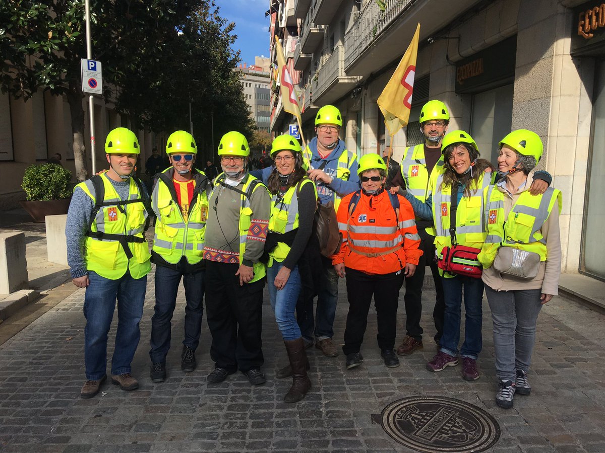 La Territorial de Girona s’ha estrenat amb matrícula d’honor. 

Admiració màxima a tots aquests Professionals. Us estimem♥️