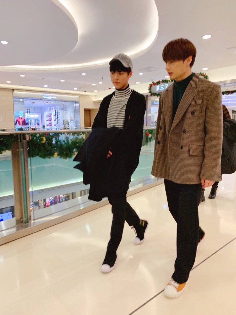 bokaiarchive's tweet photo. 120718 — Chen Bokai is a trainee under XXCS Entertainment which is a Pledis company in China. The reason why he was seen together with SEVENTEEN's Junhui last time!

#chenbokai #bokai #陈柏凯 #첸보카이 #문준휘 #文俊辉 #junhui #세븐틴 #青春有你 #idolproducer2 https://t.co/kLwqefqTwC