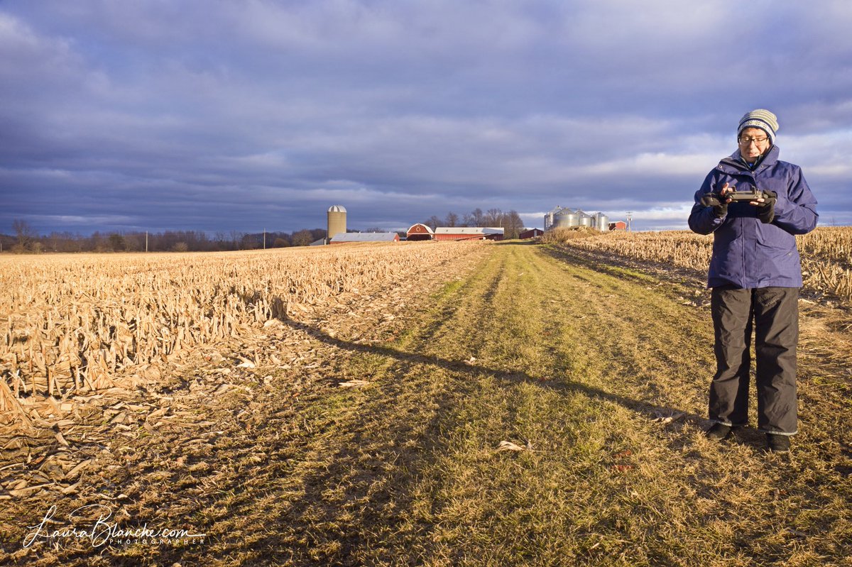 laurabraun1774's tweet photo. Drone Selfie. #makearteeveryday #cominginforalanding #djidrones #mavic2pro #lifeonthefarm #whatiloveaboutagriculture #whatiloveaboutfall #puremichiganagriculture #michiganagriculture #puremichigan #midwestmoment https://t.co/ntHcLltMEQ https://t.co/vyboie1VqF