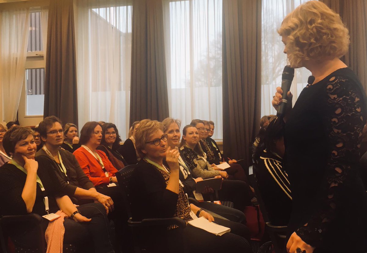Volle bak vandaag bij mijn lezing over lastige gesprekken in de zorg. #Reehorst #NursingExperience. Via <a href="/BureauBeaufort/">Chris Potter</a> in opdracht van #Maandag