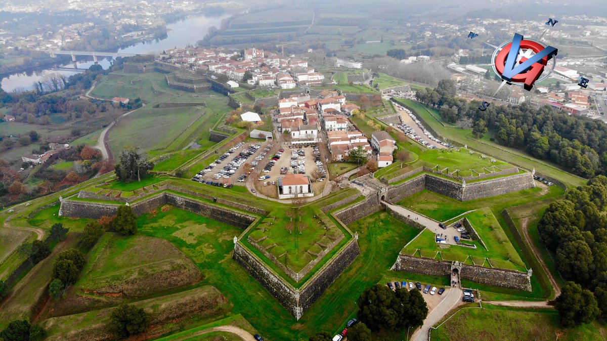 Valença (Portugal) #dronestagram #photooftheday #castle #drone #vuelagalicia #portugal #valença #travel #travelblogger #travelphotography #travelgram #fortaleza