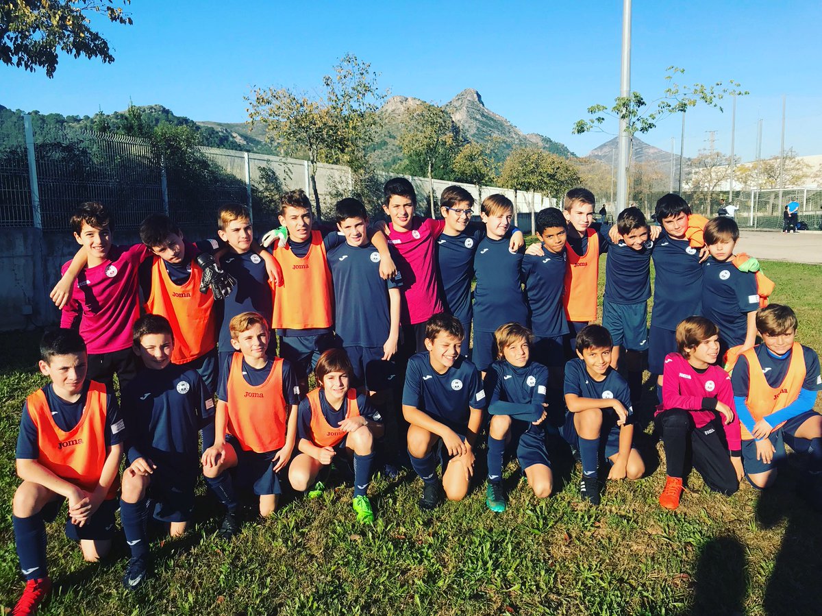 atleticamistat's tweet photo. Estamos de Torneo en Gandia con nuestros Alevines A y C #azules #ontour https://t.co/gsMtfaMMI6