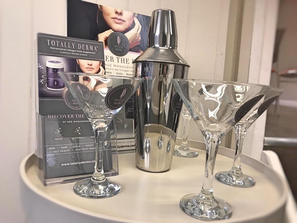 MissBalaratnam's tweet photo. It's T&D time at #SThetics #nutriceuticals #dailydose #perfectpartner #getstothetarget #winterrescue #aesthetics #wellbeing @totallyderma #TotallyDerma #Buckinghamshire https://t.co/a1fHMKxHCm