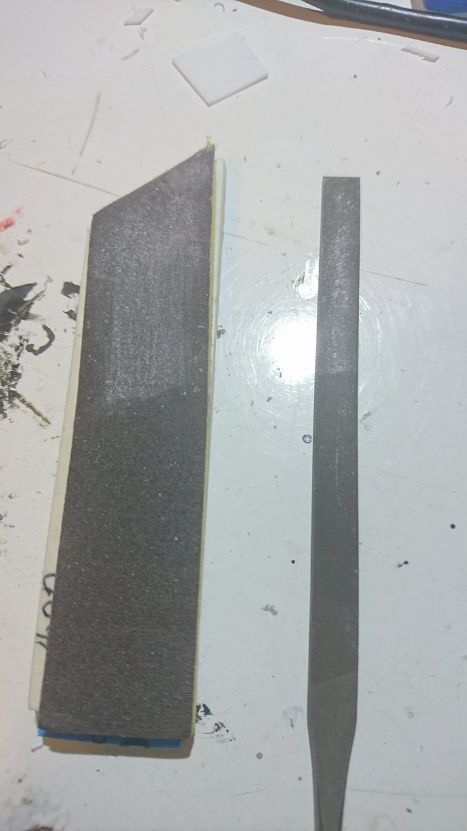 ヤスリの手入れ