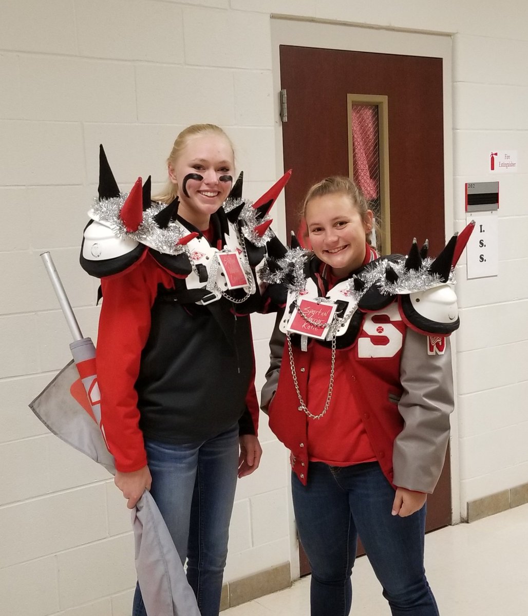 SaralandAPBio's tweet photo. Super fans ready to send our boys off to the 6A State Championship! #UniteTheLand #GoSpartans https://t.co/ZEIskl2zIg