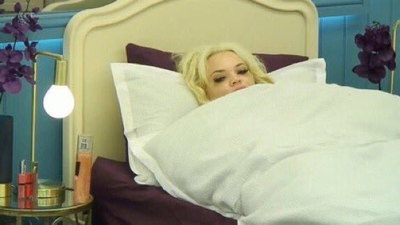 wonxerlandswift's tweet image. Idk what to do since tour ended