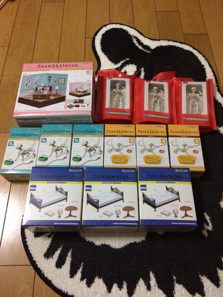 kajidive's tweet photo. ポーズスケルトンのフォトコンテストの景品が届きました。
リーメントさん太っ腹ww

あと入選作品のアルバムも入ってましたよ♪( ´▽｀)
 #リーメント #rement #ポーズスケルトン #poseskeleton https://t.co/vTNKzM6nyC