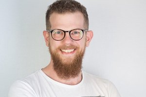 « Si je n’avais pas écrit ce livre, je n’aurais pas autant de clients aujourd’hui » <a href="/jerome_dumont/">Jérôme Dumont</a> coauteur du best-seller La 25e Heure, nous raconte comment il a écrit ce livre et ce que cela lui a apporté.

bit.ly/2Ss2LK2