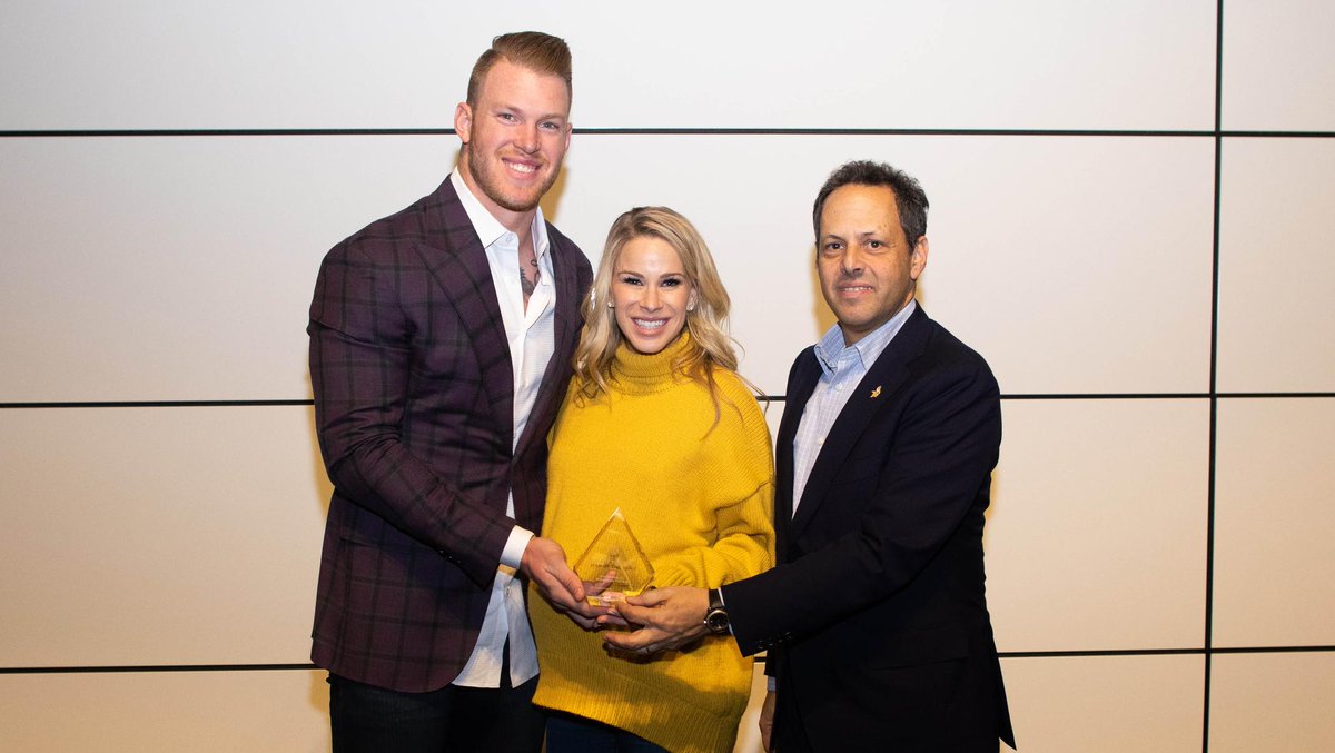 .@KyleRudolph82 is the #Vikings nominee for the 2018 Walter Payton Man of the Year.

👏👏👏 Kyle! 

📰: mnvkn.gs/YSbO9a