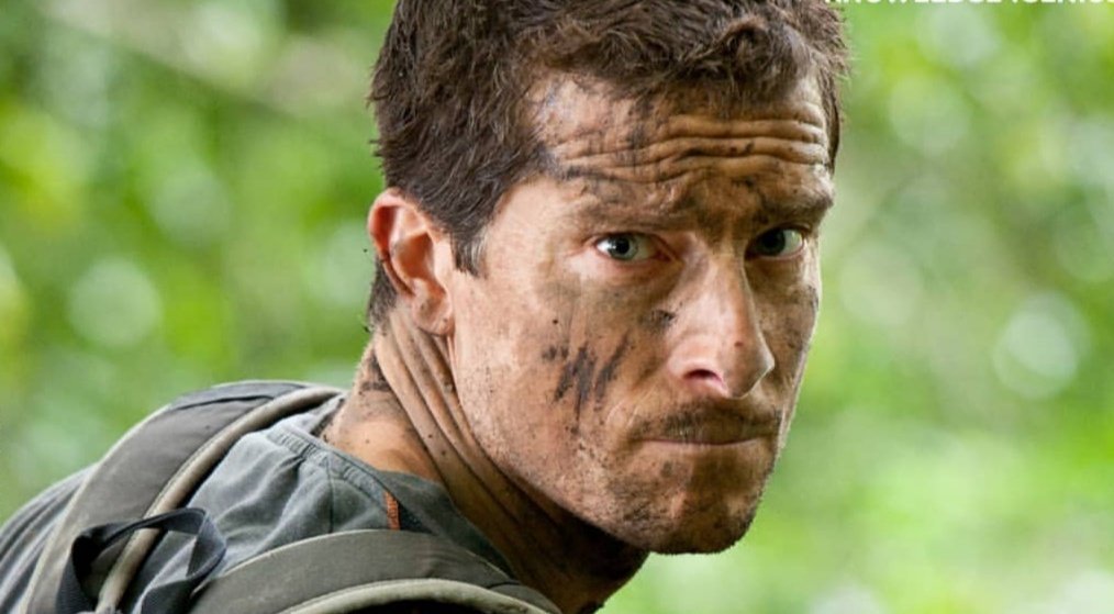 SamraSam13's tweet photo. #BearGrylls broke his back after falling from #16000Feet due to a #TornParachute doctor's said he wouldn't be able to #walkAgain. 2 years later he #climed the #MountEverest. https://t.co/YODNoYLBGg