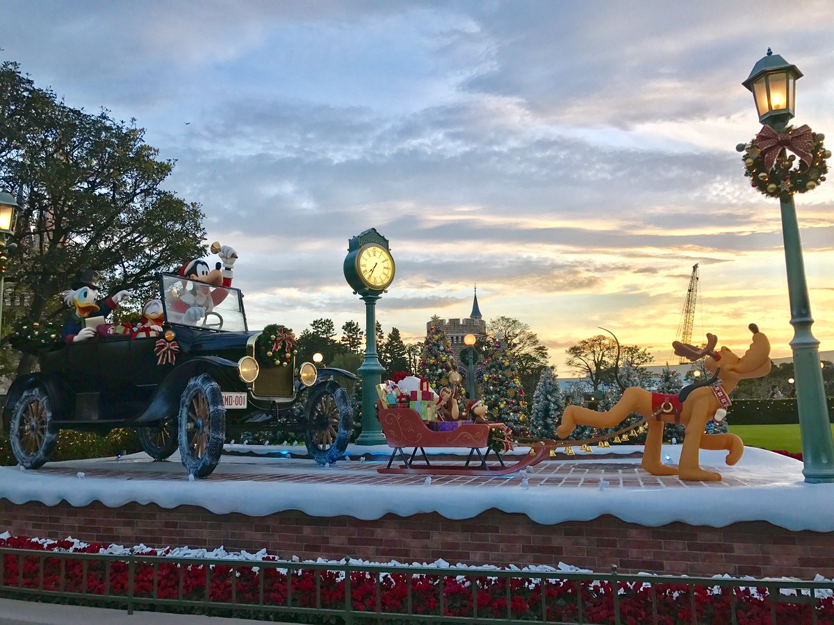 凪飼い お絵描き おとといディズニーで撮った他の写真も綺麗なので良かったら見てください シンデレラ城と薔薇の写真が特にお気に入り