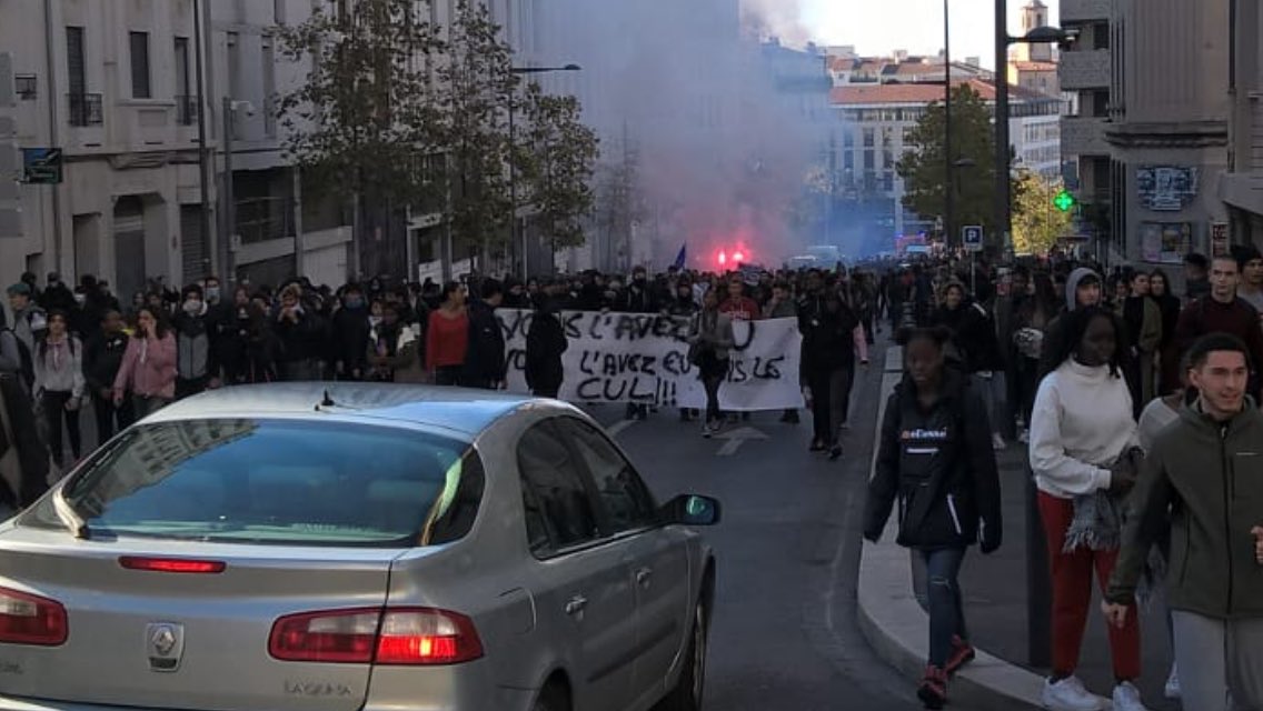 Протесты школьников и студентов в Марселе 