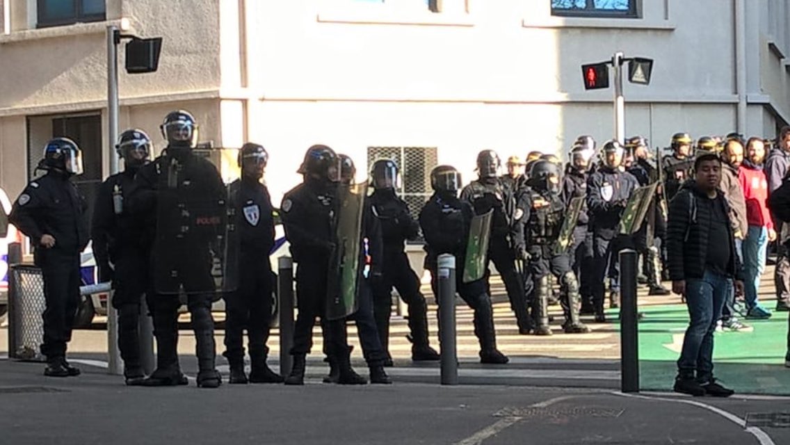 Протесты школьников и студентов в Марселе 