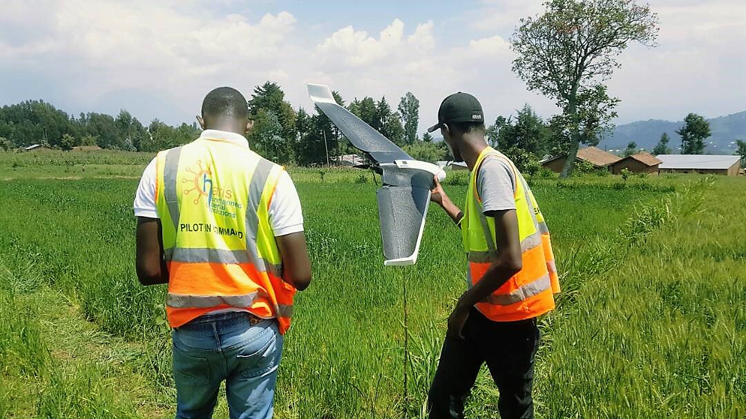 CTAflash's tweet image. CTA to support @CharisUAS, in partnership with @uni_Rwanda and @rcidcentre to conduct viability assessment of #drone-based services for smallholder wheat and potato farmers in #Rwanda. 

Expected results: C&amp;amp;B analysis &amp;amp; W2P assessment | #drones #data #D4D #UAS |#EUDev support