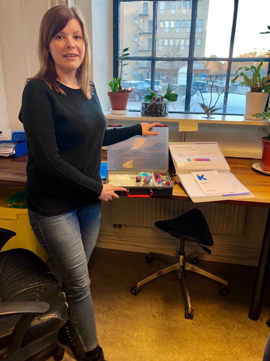sbrukarforening's tweet photo. För en vecka sedan startade vårt unikt projekt som förenklar behandling för hepatit C drastiskt. ETT HELT UNIKT PILOTPROJEKT SOM VI LÄNGE KÄMPAT FÖR SKA BLI VERKLIGHET! #hepatitC #tillgänglig #sjukvård #beroende #hcv2020
Mer information på hemsidan
>> https://t.co/sbDGp9weHN https://t.co/TrUdeHl8Cx
