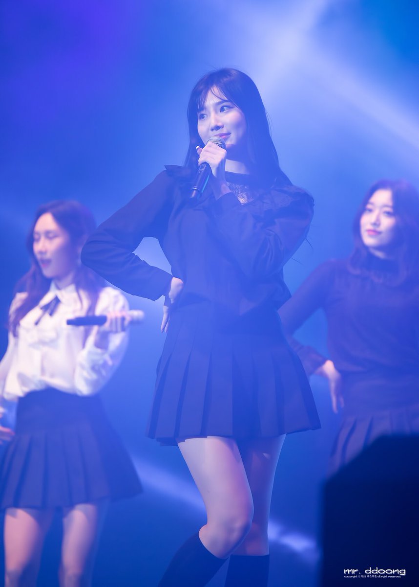 mr_ddoong_twt's tweet photo. 181206 의정부 푸른별 콘서트

그냥 매일 매일 보고 싶다...

@favorite_twt #페이버릿 #Favorite #서연 #SeoYeon #LLTLL #늘 #격하게 #아끼고 #사랑한다 https://t.co/UOytKjsmuY