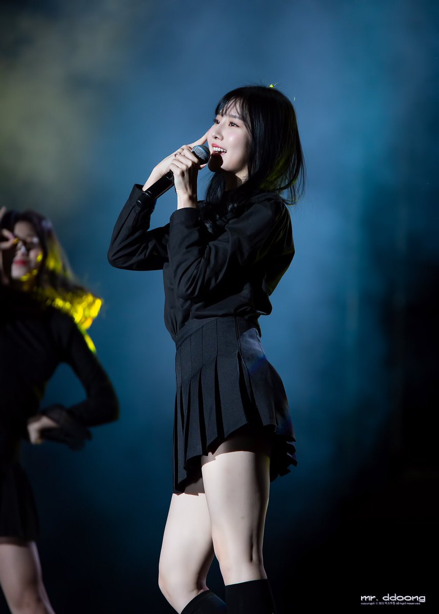 mr_ddoong_twt's tweet photo. 181206 의정부 푸른별 콘서트

그냥 매일 매일 보고 싶다...

@favorite_twt #페이버릿 #Favorite #서연 #SeoYeon #LLTLL #늘 #격하게 #아끼고 #사랑한다 https://t.co/UOytKjsmuY