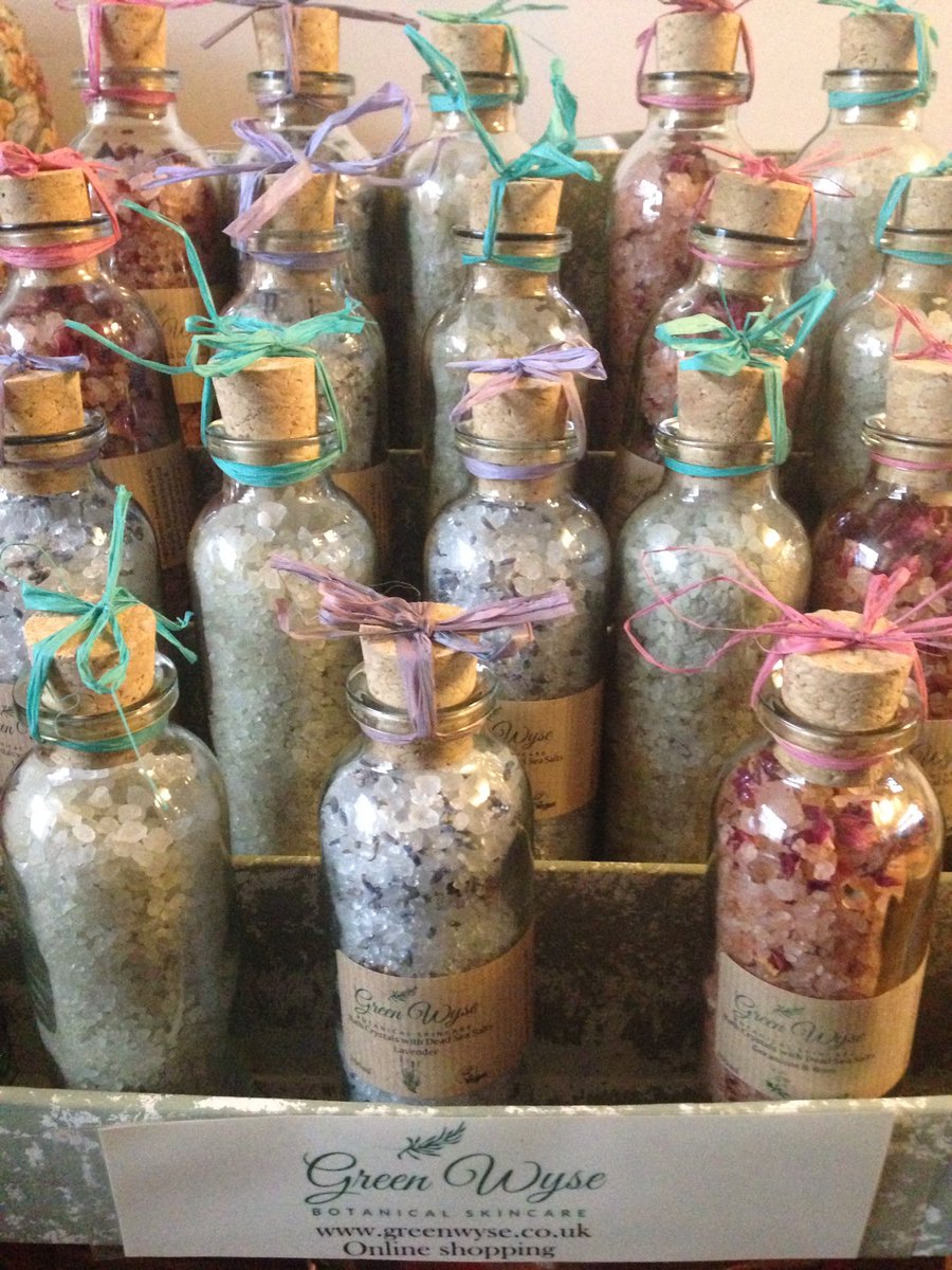 GreenWyse's tweet photo. Saturday 8/12 Torquay indoor market xmas fayre 10-4 #santasgrotto #zerowaste #torquay #vegan #botanicalskincare #naturalgifts #handmadechristmas #HandmadeHour @WGTDDevon @Torbay_Hour @torquaydevon https://t.co/XtsuRzlvXK