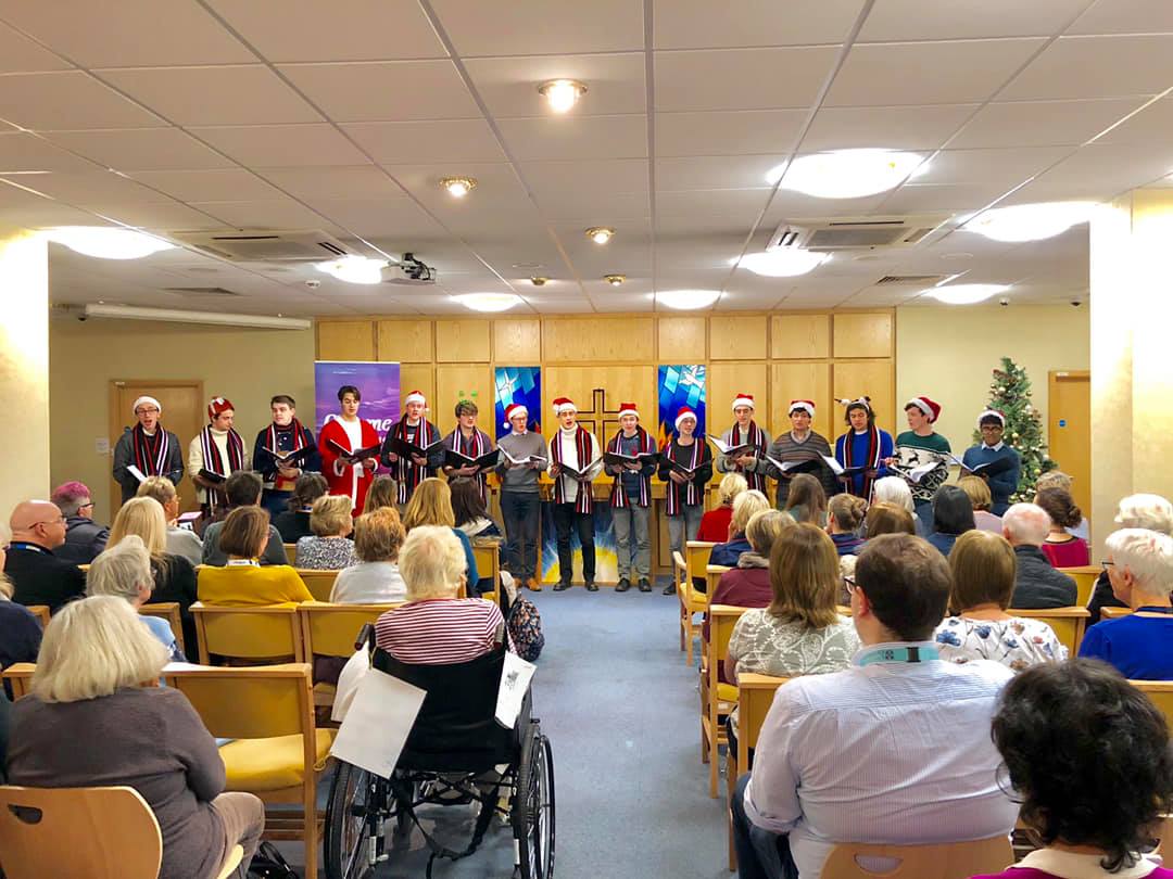 Well done to our choral scholars @kingsmen for raising more than £2,000 for Addenbrooke’s Hospital, with the money supporting the children’s wards there. This week they visited the hospital to spread some musical festive cheer!