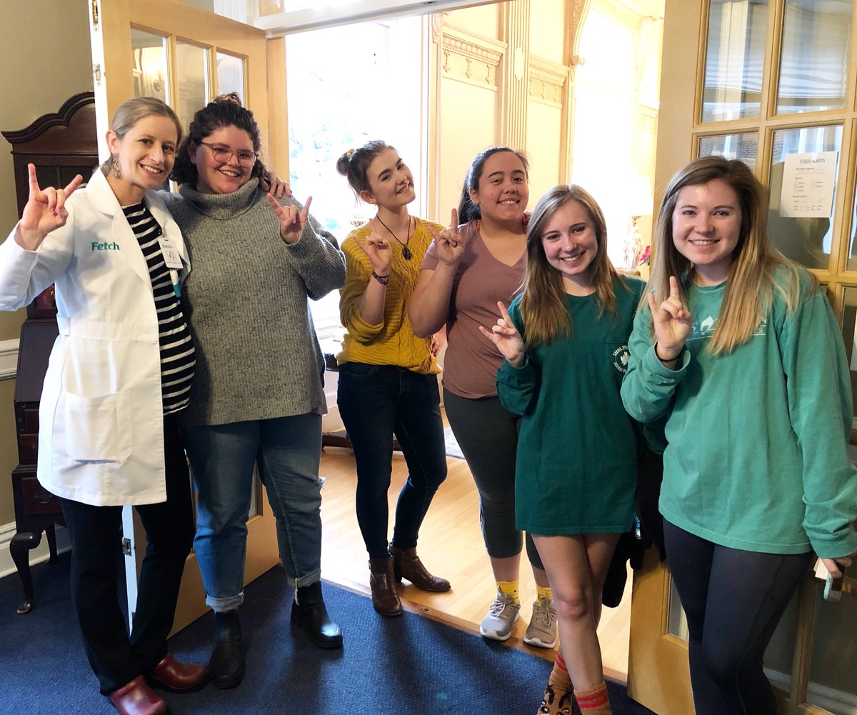 FetchMD's tweet image. Finals are fast approaching so we’re helping the ladies of Scottish Rite  Dormitory stay healthy with vitamin B12 boosts! Rock those tests,  ladies! 💪🤘

#utaustin #atx #austintx #fetchmd