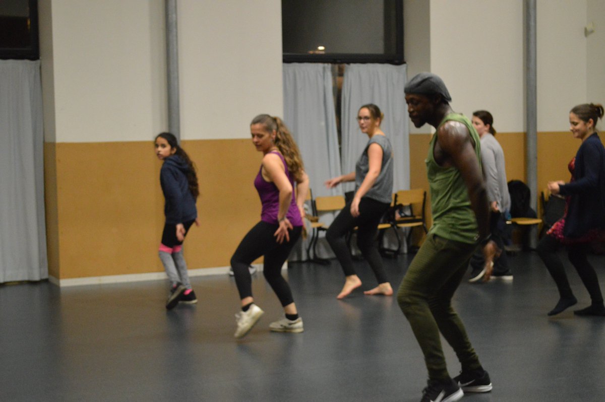 Cours d'#afrodancefloor hier soir avec Mohamed Bangoura 🕺🏿
#danse #Brest