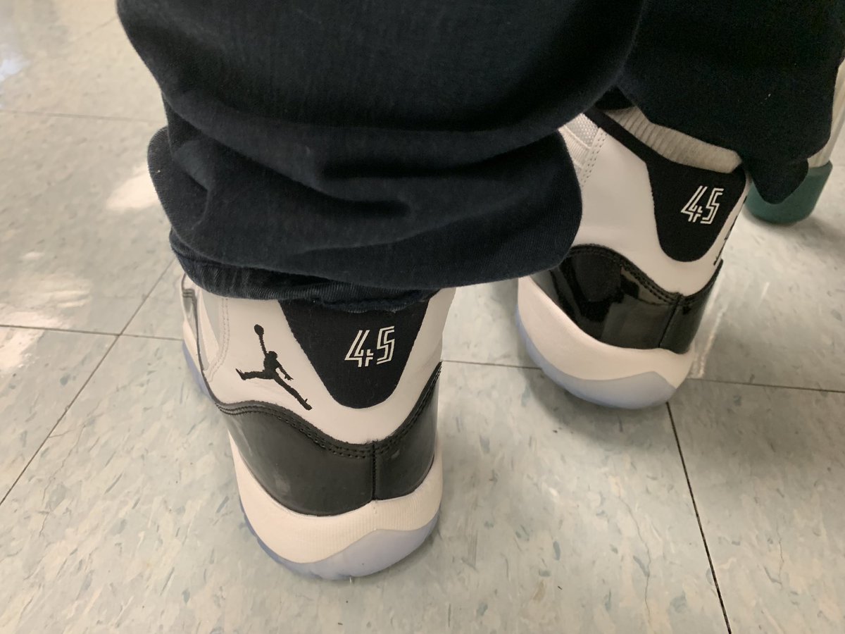 MyKicksDC's tweet photo. When you gotta stunt on them before the release date. #mykicksapp #downloadfreeapp for info like this https://t.co/ciH9GQ5y7X