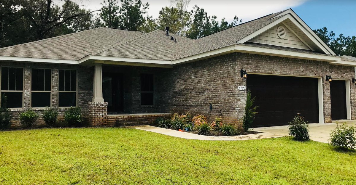 whitworthbuild's tweet photo. Complete &amp; move in ready! Located in Nature Lake community in #Crestview. Our Port Royal plans - with a walk-in tiled shower, tile flooring throughout, and a breakfast cafe! Contact Theresa Norton, a #realtor at Whitworth #Builders Realty Inc., at 850-682-4730 for more info! https://t.co/9ix10HMiqk
