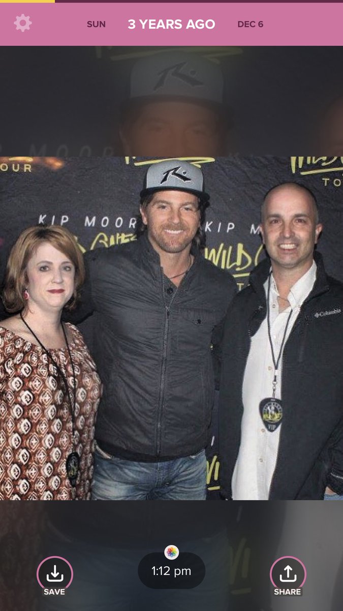 That year <a href="/KipMooreMusic/">Kip Moore</a> grew out his hair &amp; I wasn’t smiling?! WTH! 😂😂😂 Coyote Joes -Charlotte NC