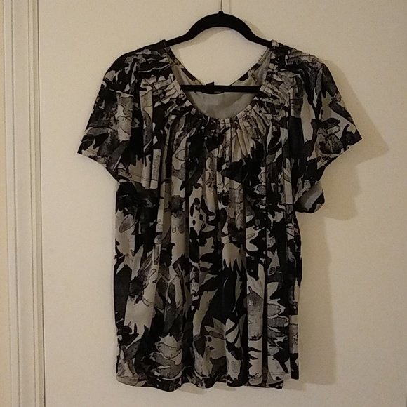 So good I had to share! Check out all the items I'm loving on @Poshmarkapp from @ImportsJplace @sillylittle<a href="/tag/fashion"class="tags"><span>#fashion</span></a><a href="/tag/shopmycloset"class="tags"><span>#shopmycloset</span></a><a href="/tag/style"class="tags"><span>#style</span></a><a href="/tag/7forallmankind"class="tags"><span>#7forallmankind</span></a>