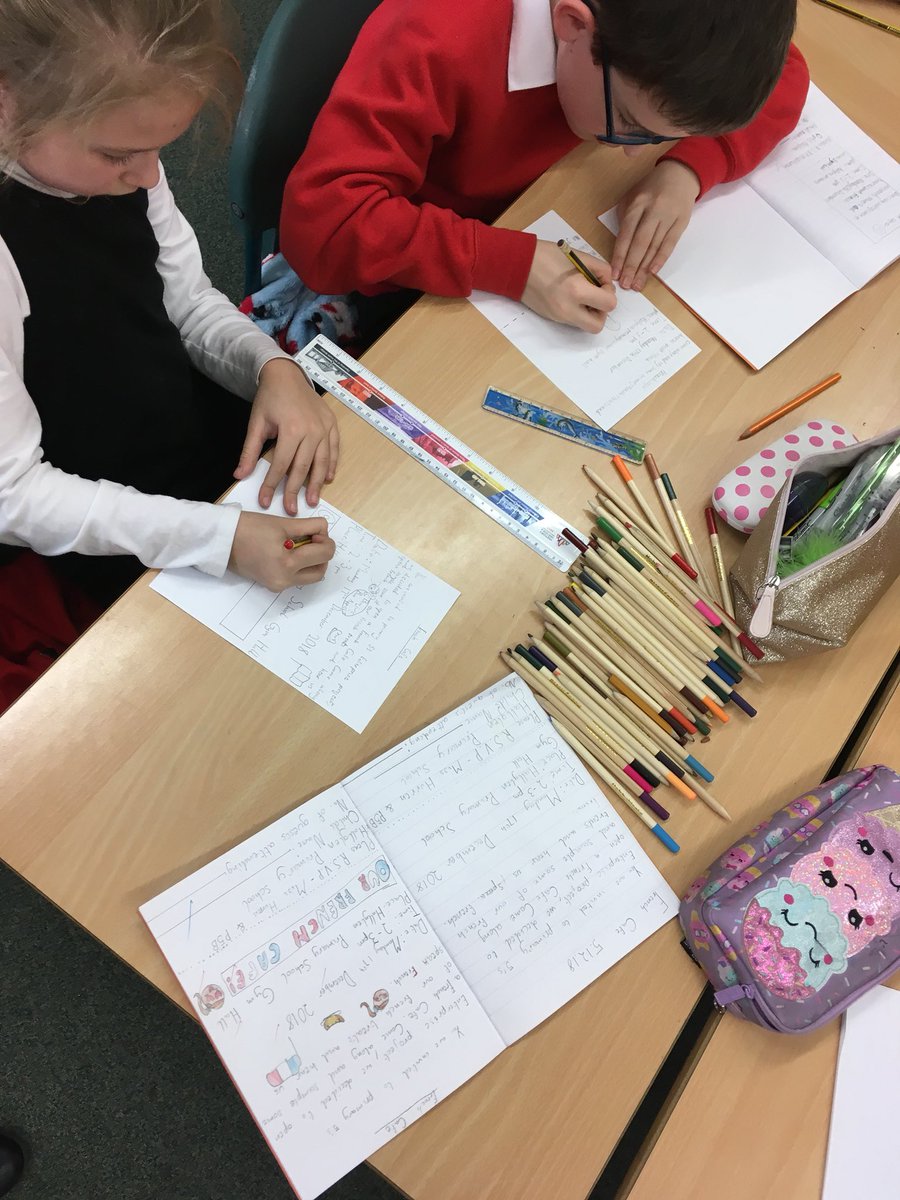 Hallglen_P5B's tweet photo. We have been designing our own invitations to invite parents/carers to our French cafe! #topicwork #enterprise #falkirk1plus2 https://t.co/ocYHAHZ3MW