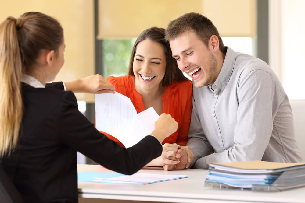 DebtHelpOrg's tweet image. Debt got you down? A proven way to get back up is to turn all your monthly bills into one manageable payment. Learn how debt consolidation has helped millions of consumers find financial peace. ow.ly/wevJ50jPFIM