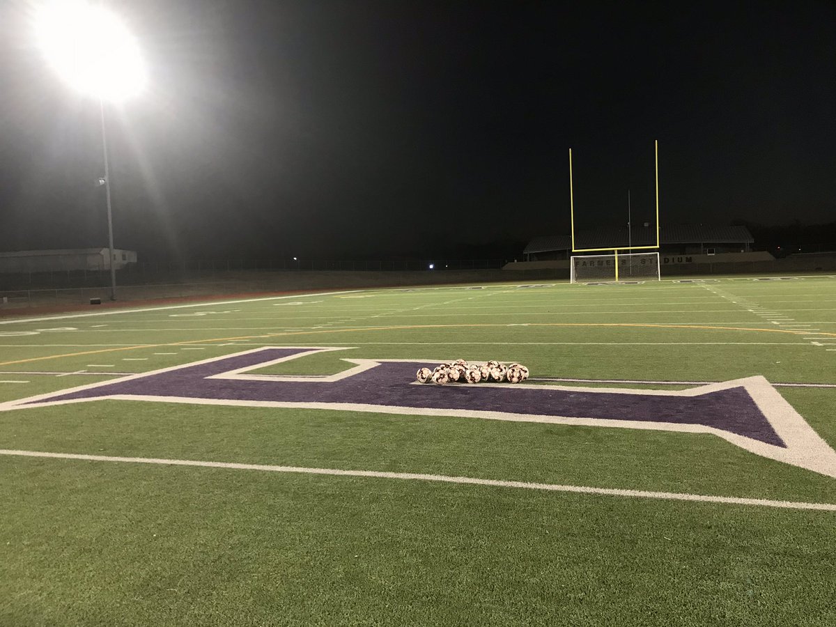 FarmersSoccer's tweet photo. It’s 6am.... Soccer time.  #FHSSoccer #makinghistory https://t.co/UWq3LjBrr0