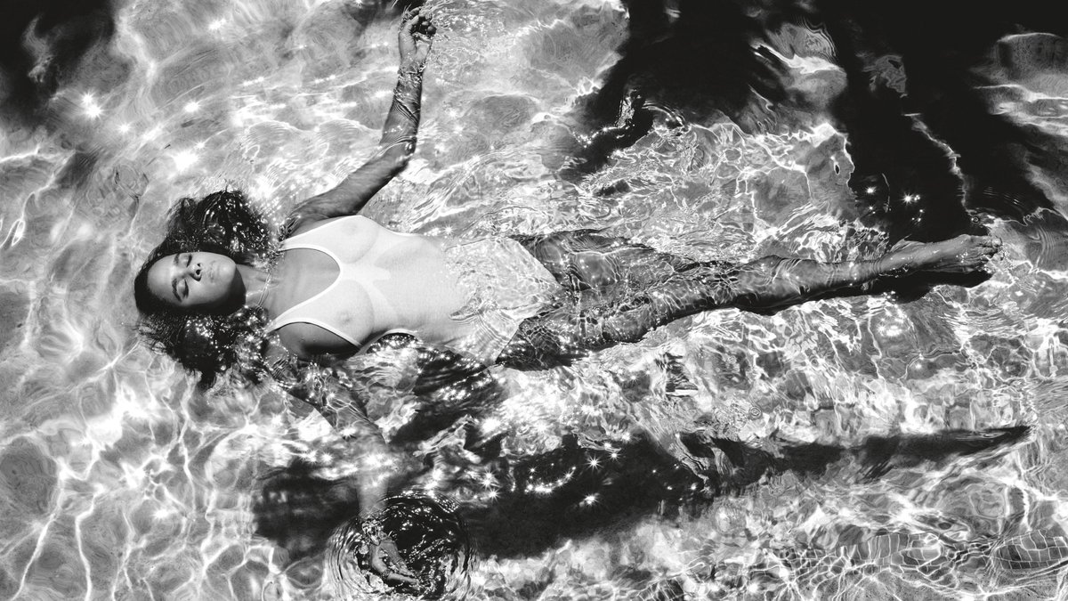 Presentamos Dreaming, el calendario Pirelli 2019, del fotógrafo Albert Watson.
Misty Copeland, Gigi Hadid, Julia Garner, Laetitia Casta, Alexander Wang, Sergei Polunin y Calvin Royal III son los protagonistas.
.
#PirelliCalendar2019 #AlbertWatson #PirelliCalendar