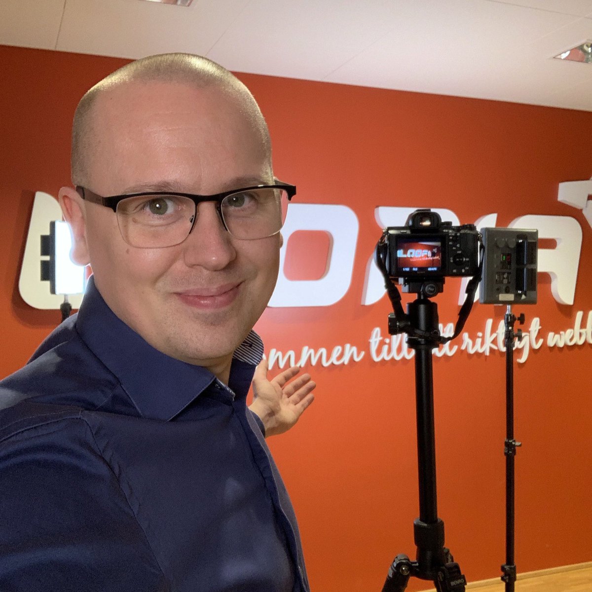 KarlEmilNikka's tweet photo. Idag besöker jag @loopia. #wordpress #loopia #såfungerar https://t.co/AniaWm03i5