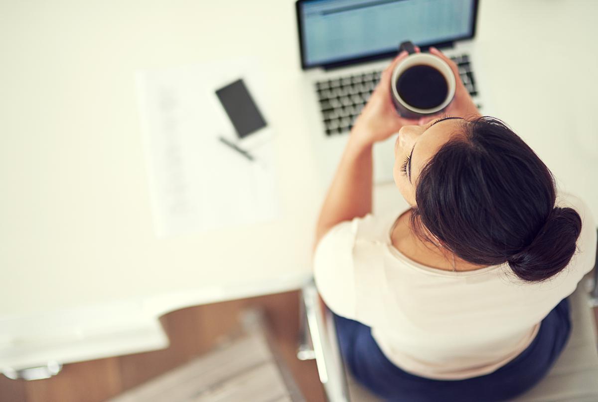 Madamefigaro's tweet photo. Combien de #cafés peut-on boire au cours de la journée ? #Nutrition >> https://t.co/DnKOgY70x1 https://t.co/A6GGhosWev